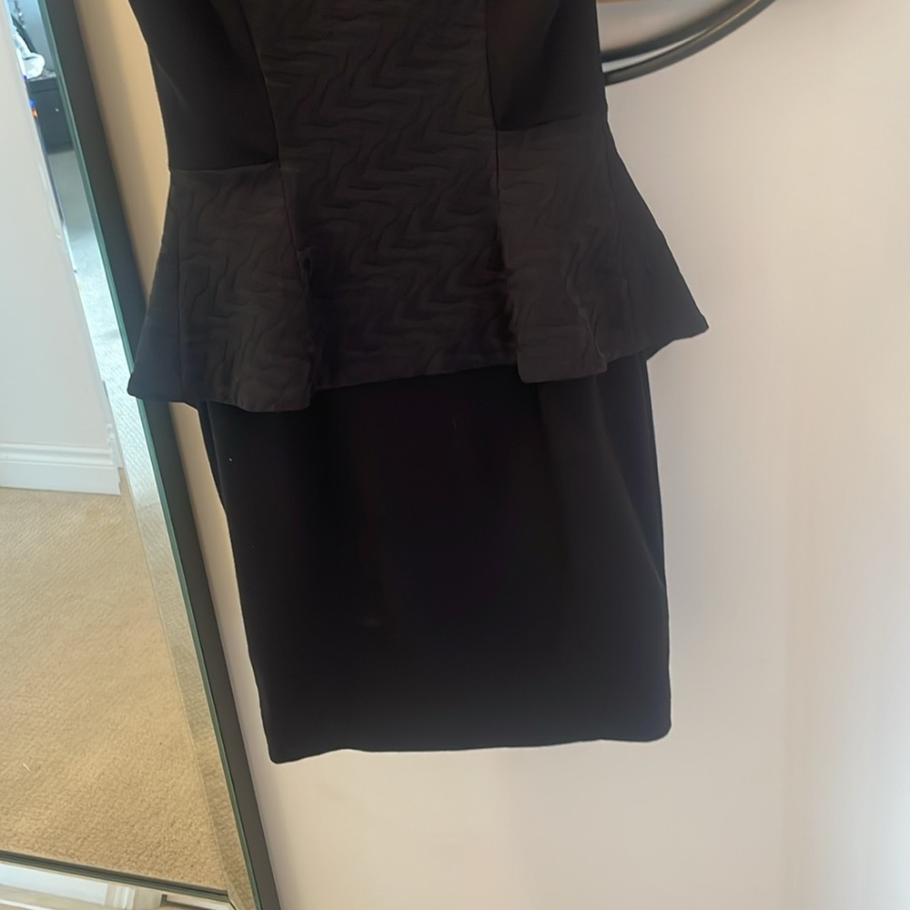 Guess Los Angeles Dress - Picture 11 of 17